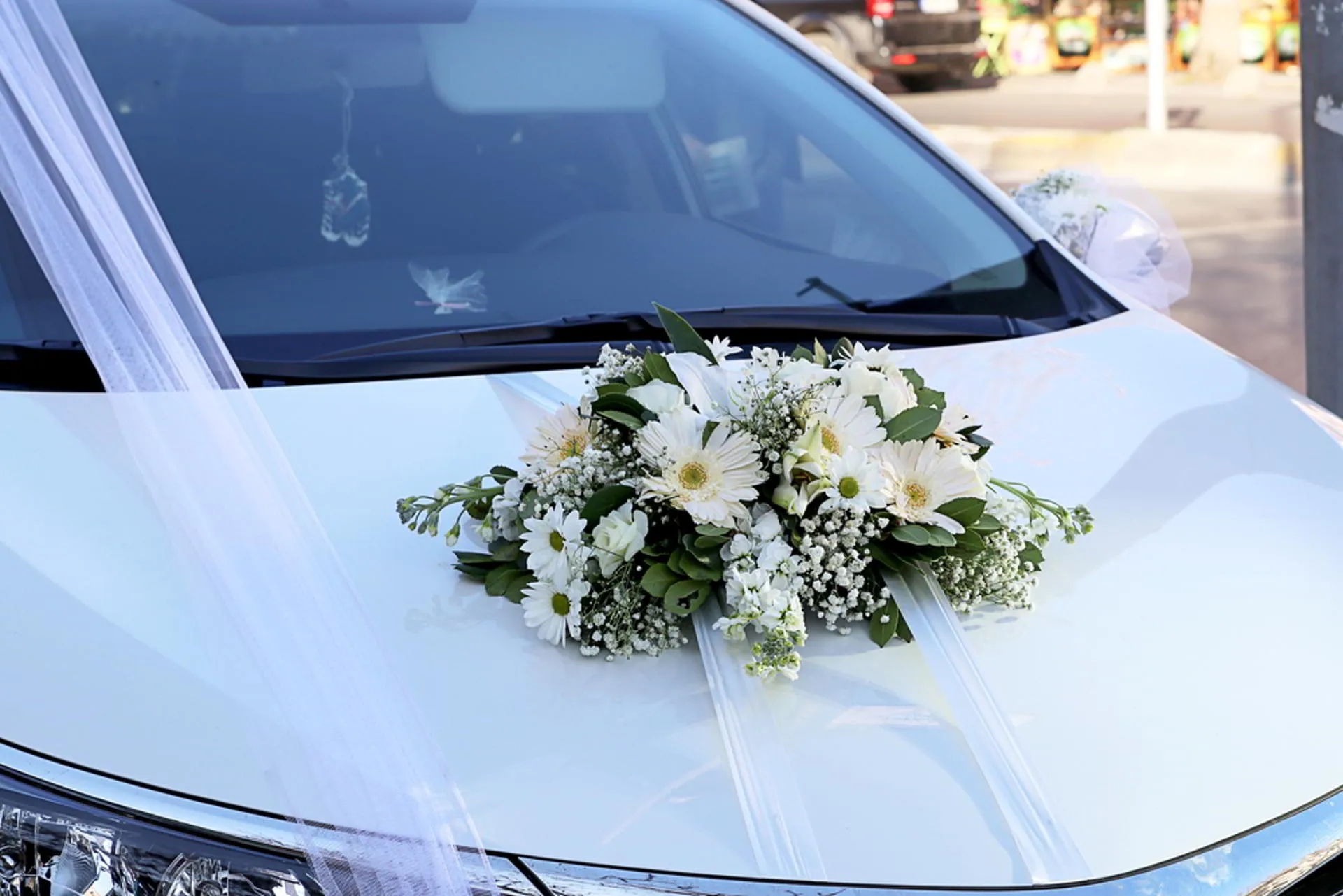Wedding Car Decor Flowers Bouquet Car Stock Photo 221805634 | Shutterstock